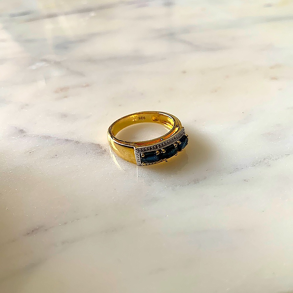 Vintage Sapphire Ring Size 7 with Appraisal Certificate